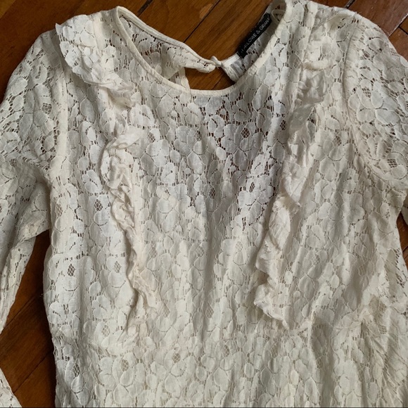 🌸5 FOR $20🌸 bell sleeve white lace dress - Picture 7 of 7